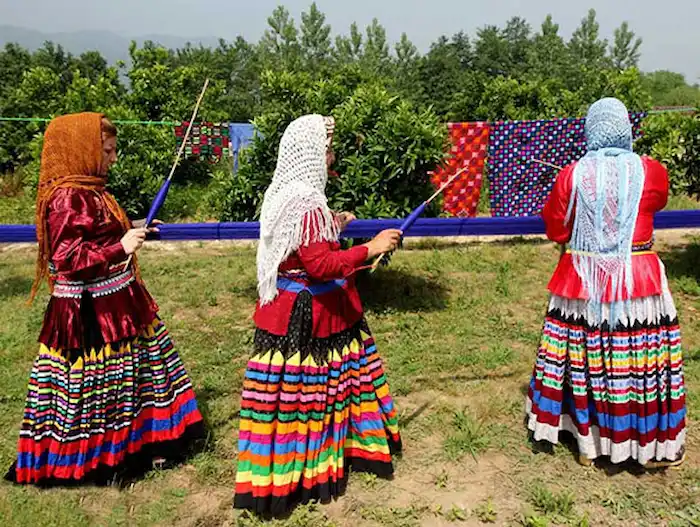 بانوان روستای قاسم آباد با لباس محلی 544654403545