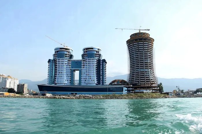 برج های متل قو در کنار دریای خزر 5645664