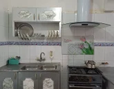 آشپزخانه با اجاق گاز، هود، سینک دو قلو خانه ویلایی در رامسر 457848
