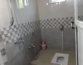 حمام و سرویس بهداشتی ایرانی کاشی کارش شده ویلا در رامسر 25965854