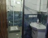 سرویس بهداشتی ایرانی به همراه سیفون، روشو و آینه آپارتمان در تنکابن 4586476