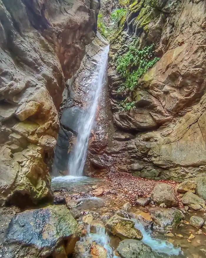 آبشار بکر ازارک در شهر رامسر 84438868748