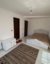 اتاق مستر با تخت 2 نفره و شوفاژ ویلا در سلمانشهر 48564