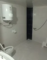 حمام و سرویس بهداشتی فرنگی آپارتمان در سادات شهر 4586476