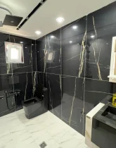 حمام و سرویس فرنگی به رنگ مشکی ویلا در سلمانشهر 485464
